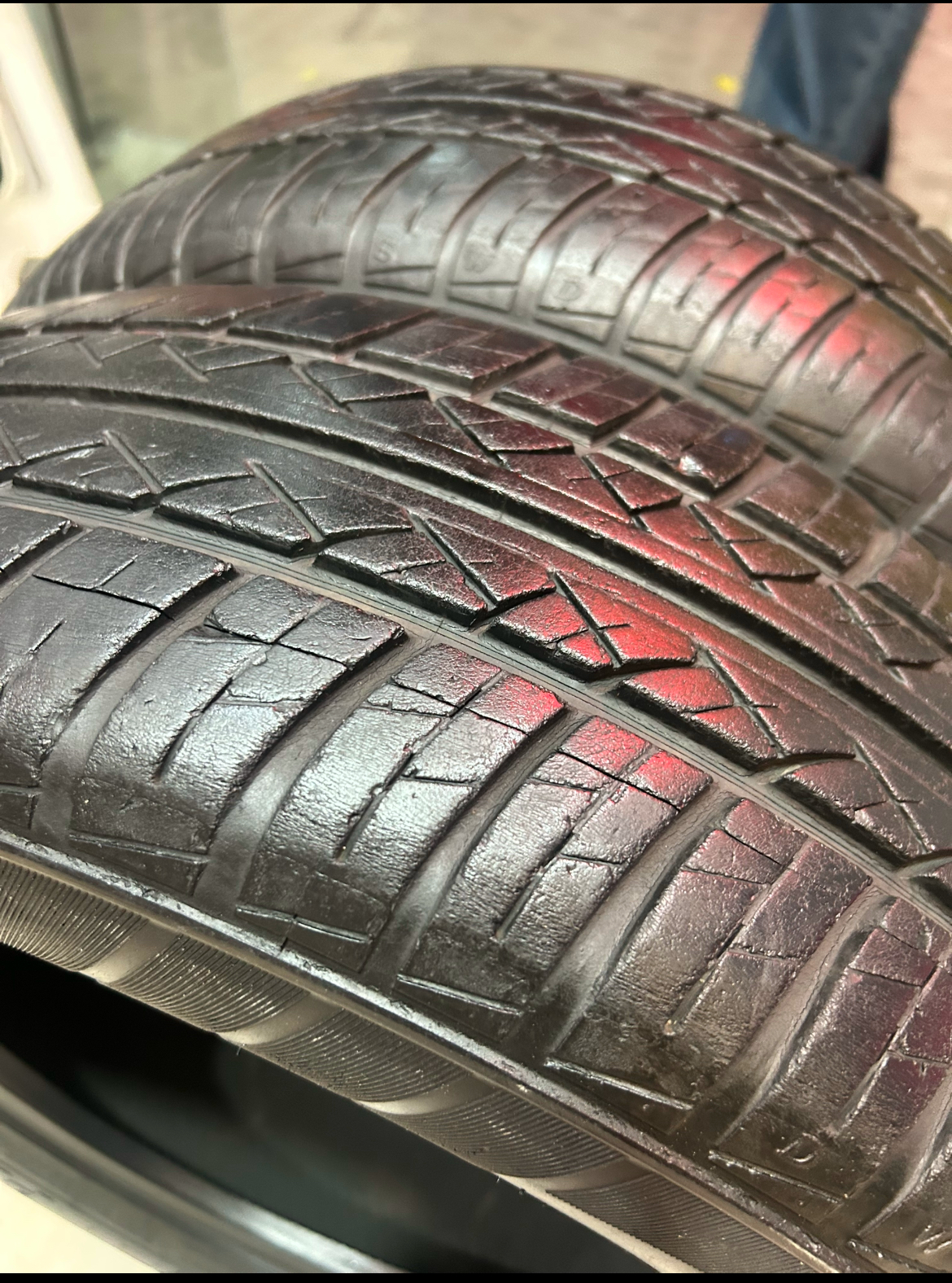 لاستیک کارکرده 185/65/14 بارز در حد 70%و60% آجدار (استوک)